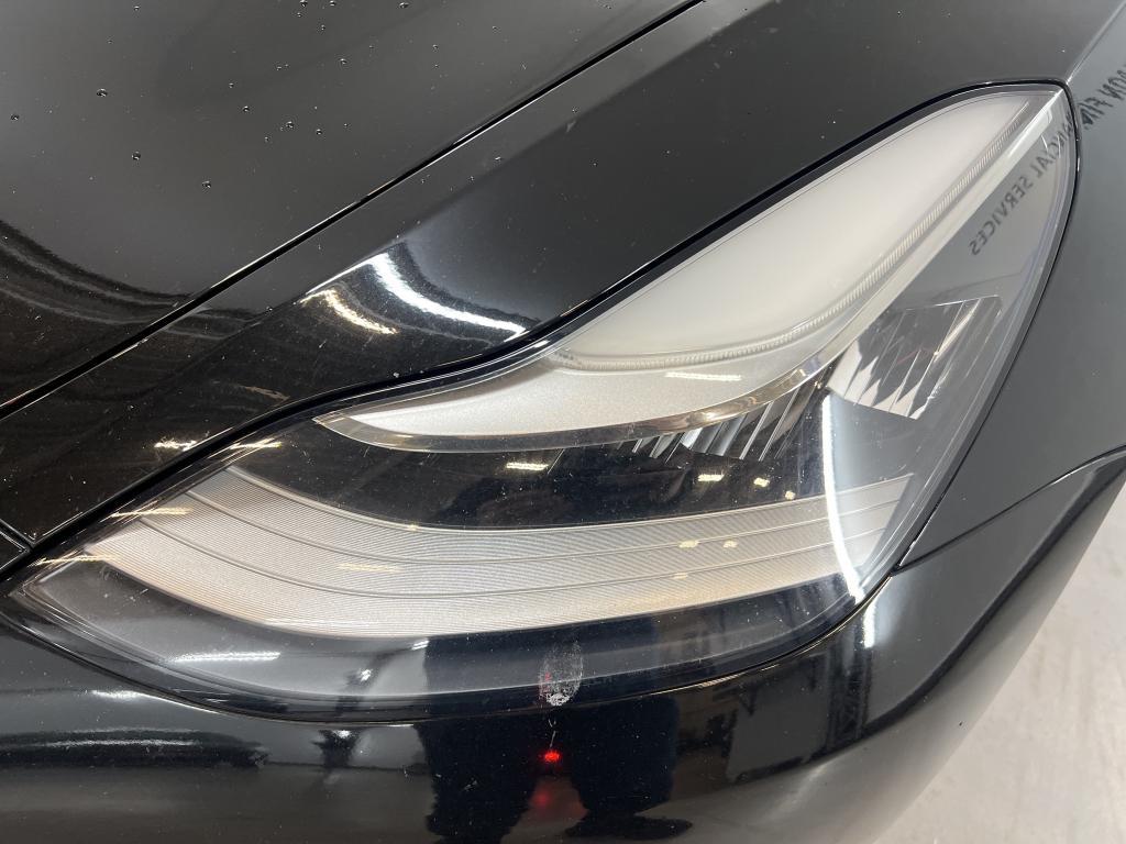 Tesla Model 3 photo