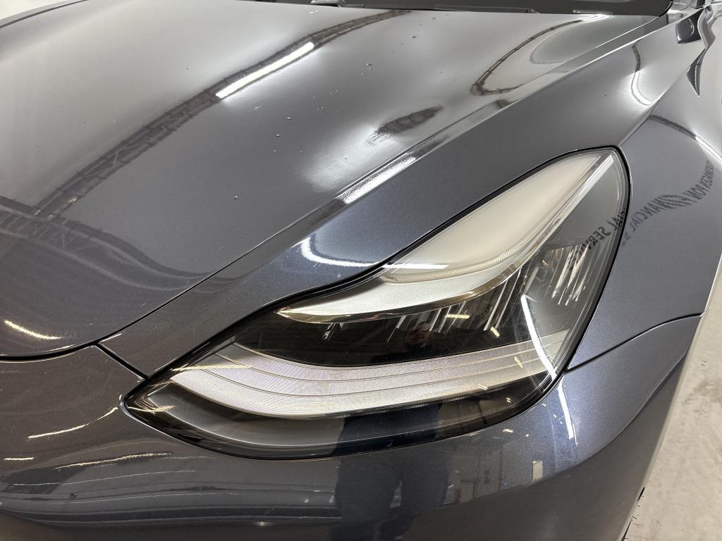 Tesla Model 3 photo