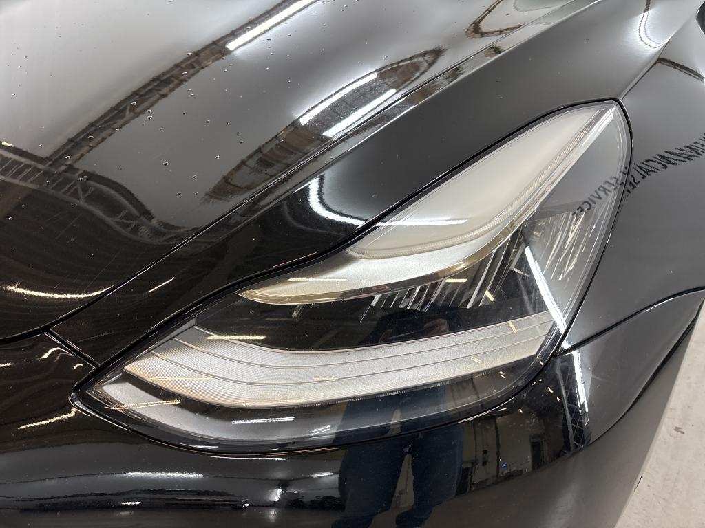 Tesla Model 3 photo