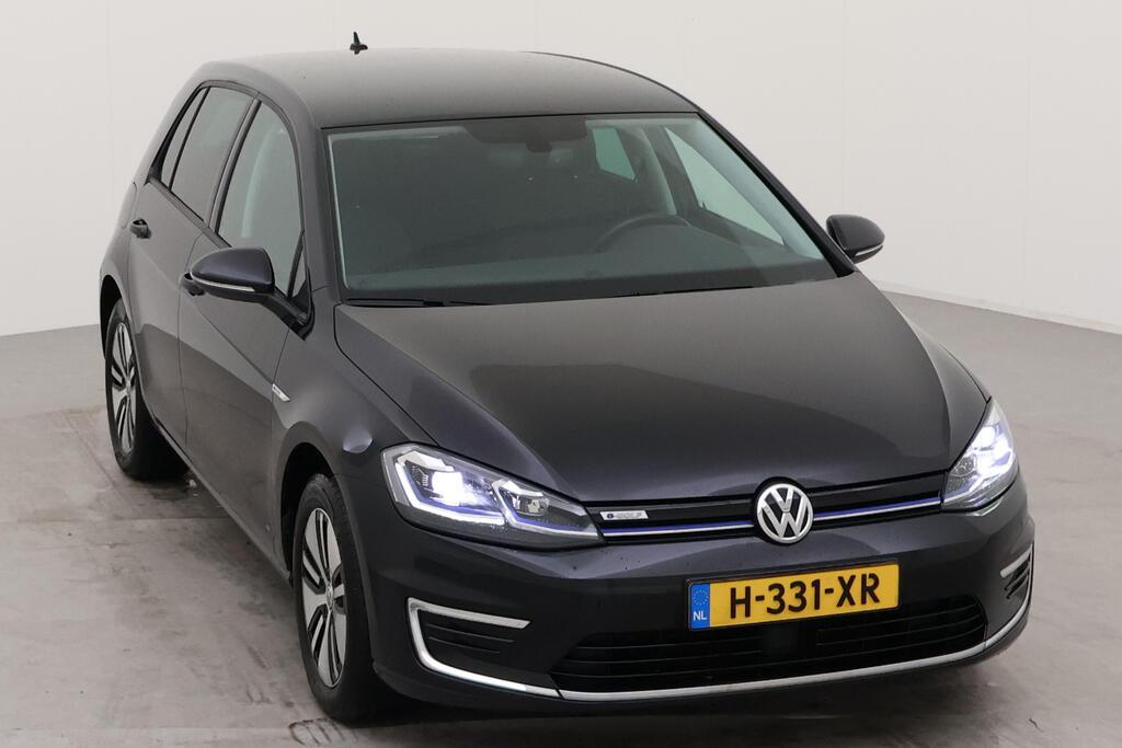 VOLKSWAGEN e-Golf photo