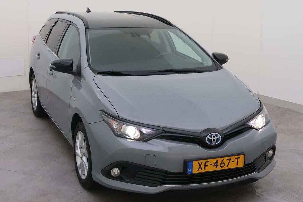 TOYOTA Auris Touring Sports 73 kW photo