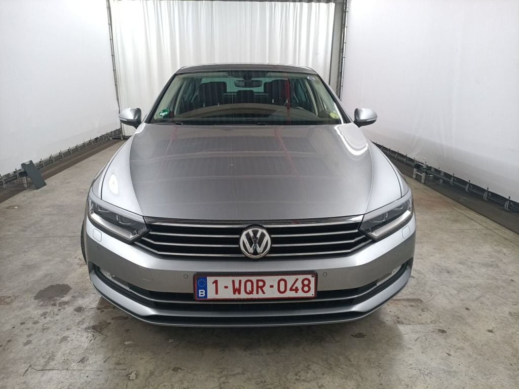 Volkswagen Passat 1.6 TDI Comfortline Business DSG7 4d