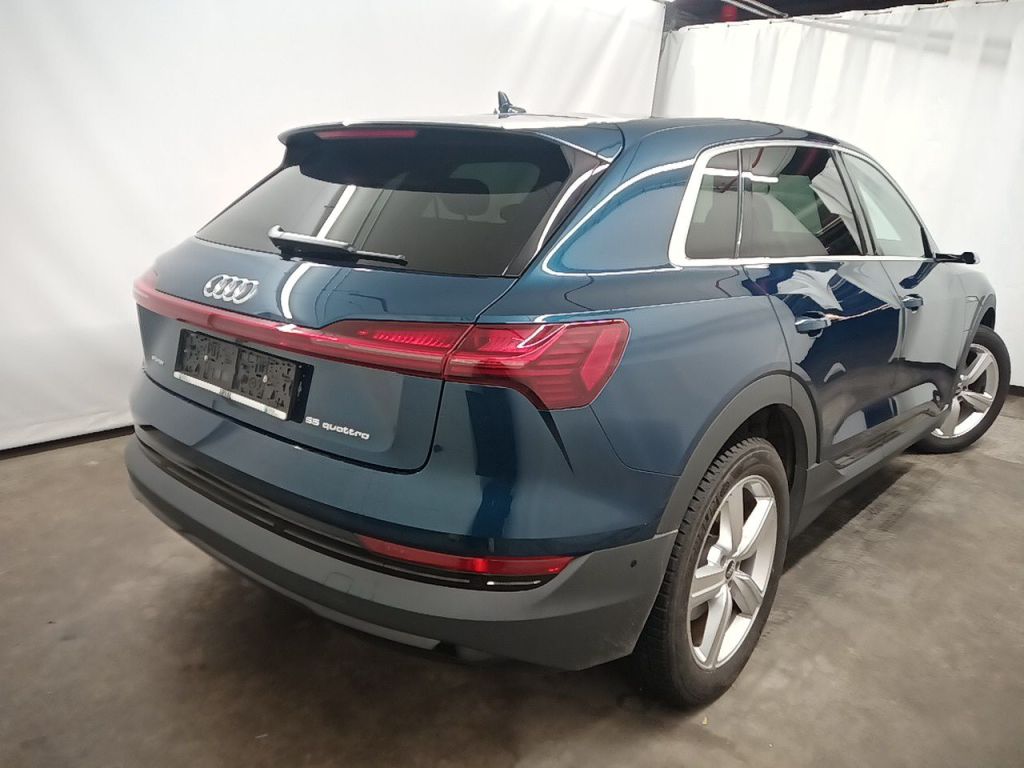 Audi E-Tron 55 Quattro 5d photo