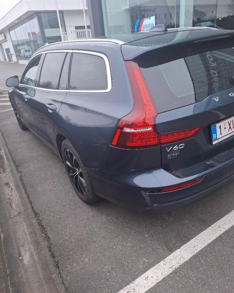 VOLVO V60 D3 momentum pro geartronic 2l 150pk diesel (b7) break 5deurs photo