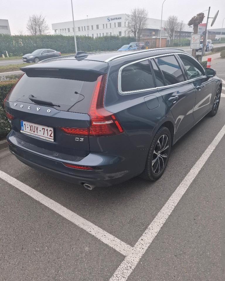 VOLVO V60 D3 momentum pro geartronic 2l 150pk diesel (b7) break 5deurs photo