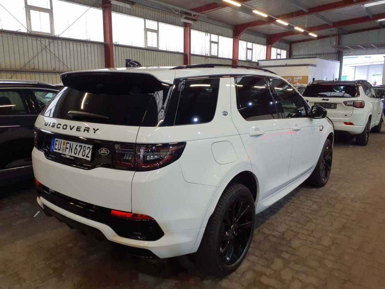 Land Rover Discovery Sport R-Dynamic SE photo