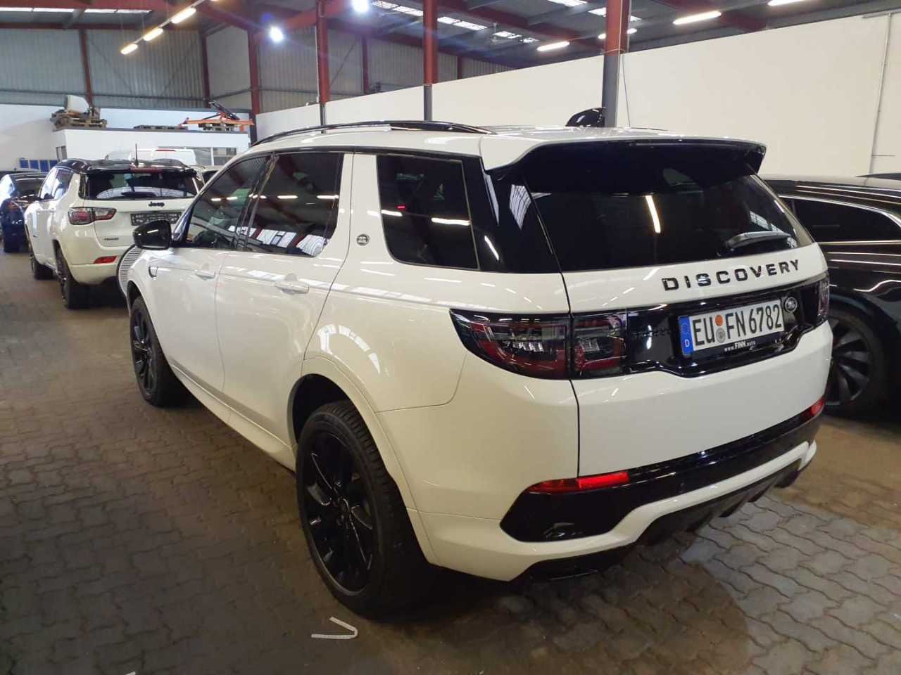 Land Rover Discovery Sport R-Dynamic SE photo