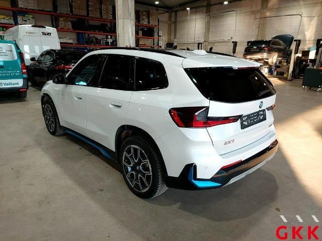BMW iX1 xLine photo