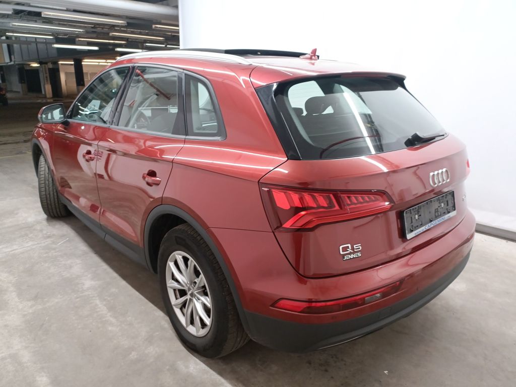 Audi Q5 30 TDI 5d photo