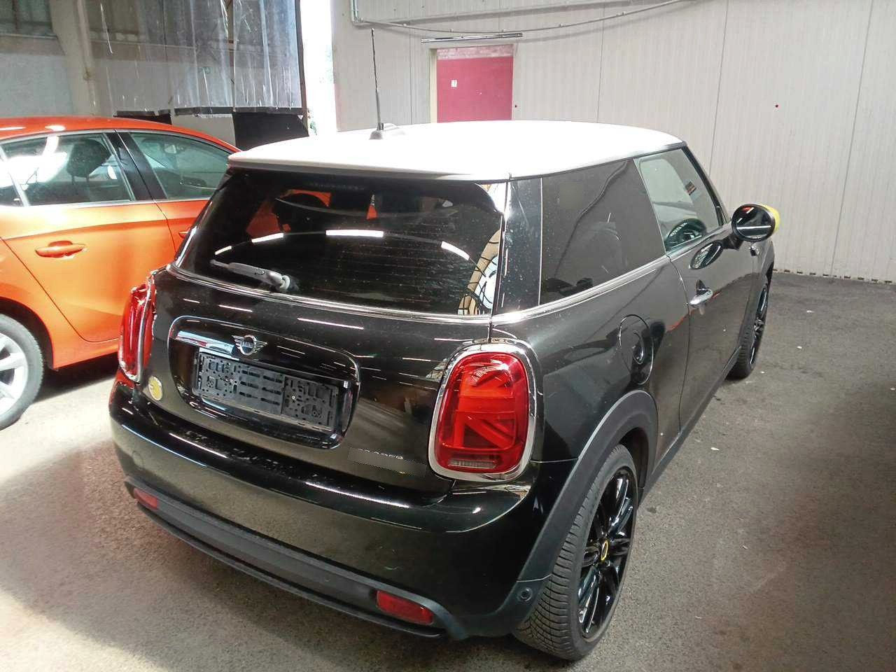 MINI Electric Electric Trim photo