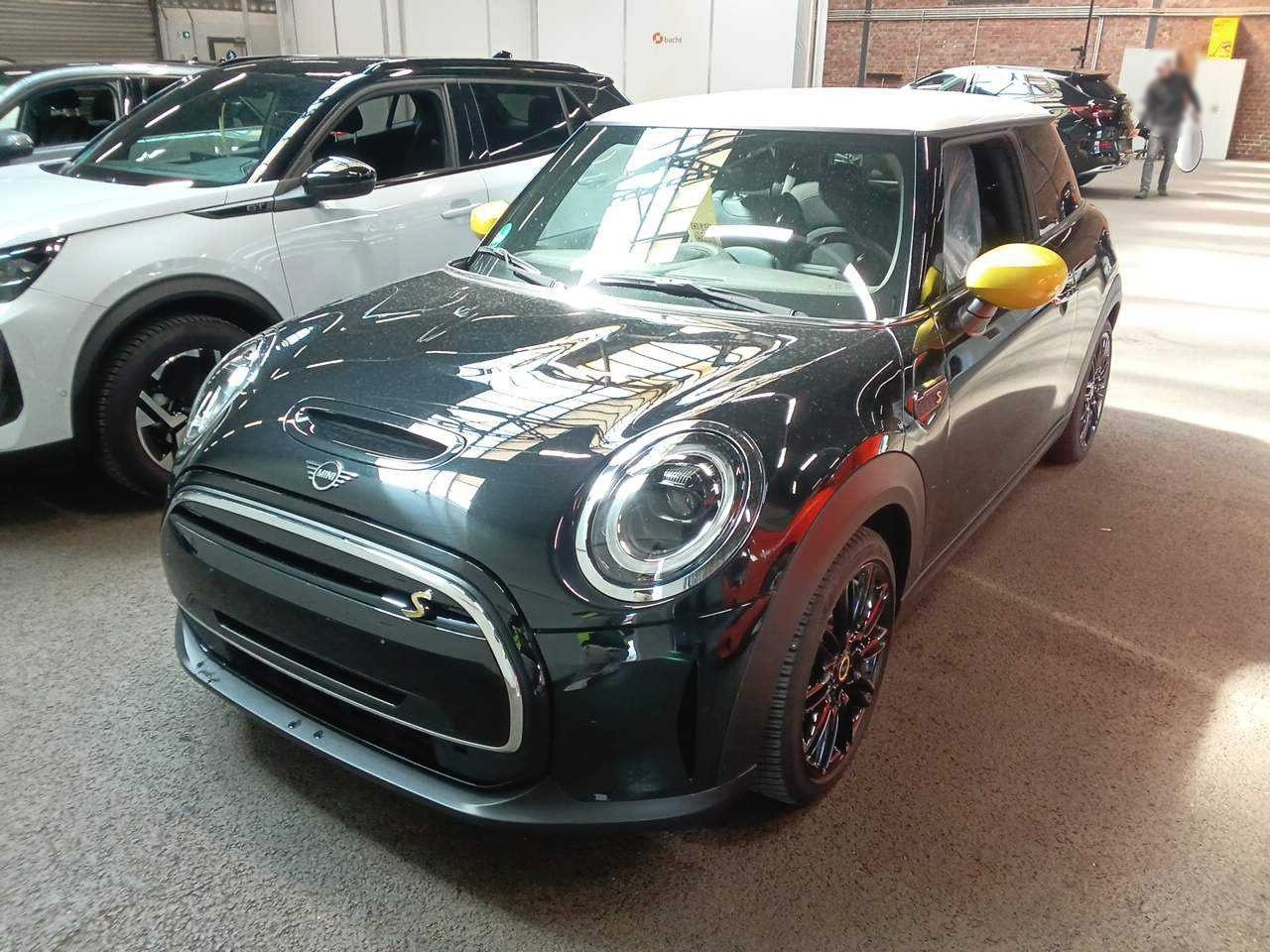 MINI Electric Electric Trim photo