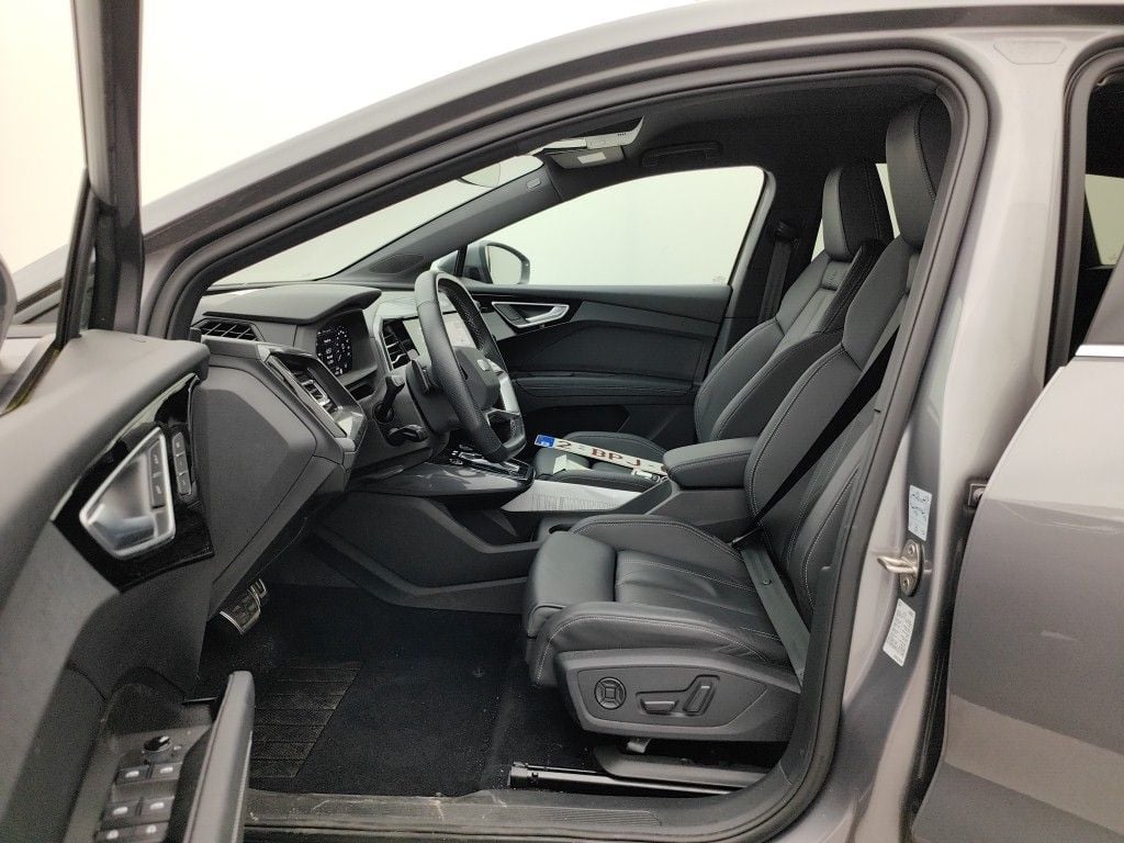 Audi Q4 e-tron 40 e-tron S Line 5d photo
