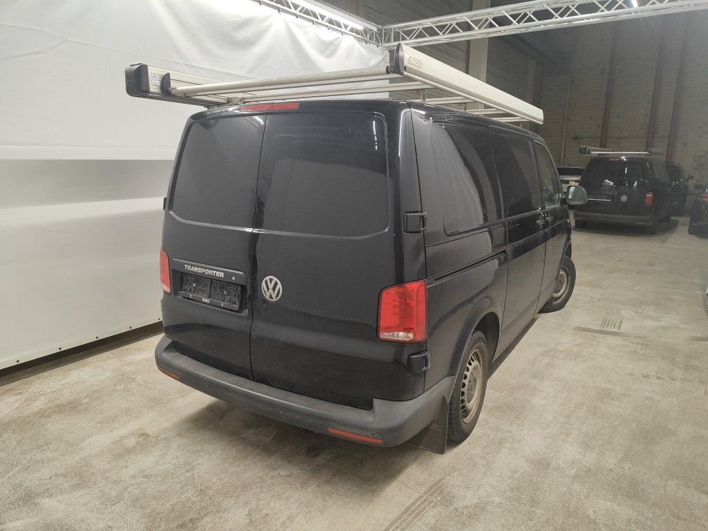 Volkswagen Transporter 2.0 TDi SCR BMT 110/150 SWB 2.8T DSG 4d photo