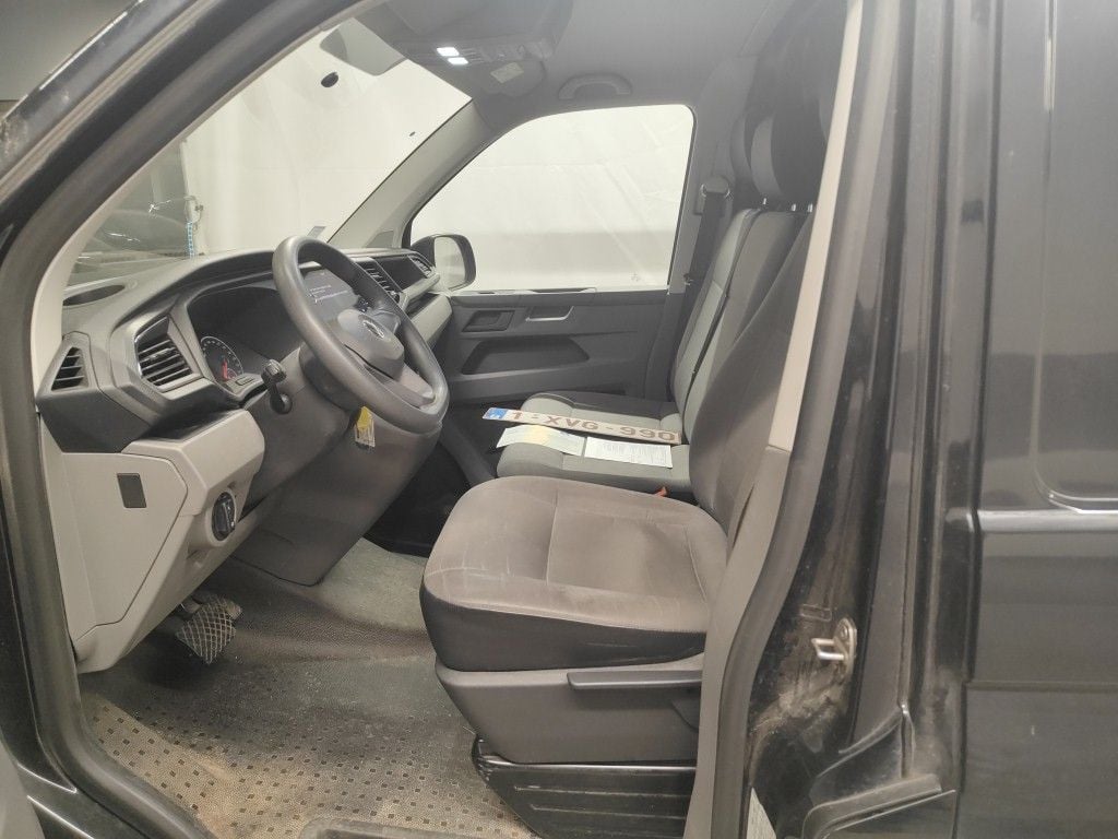Volkswagen Transporter 2.0 TDi SCR BMT 110/150 SWB 2.8T DSG 4d photo