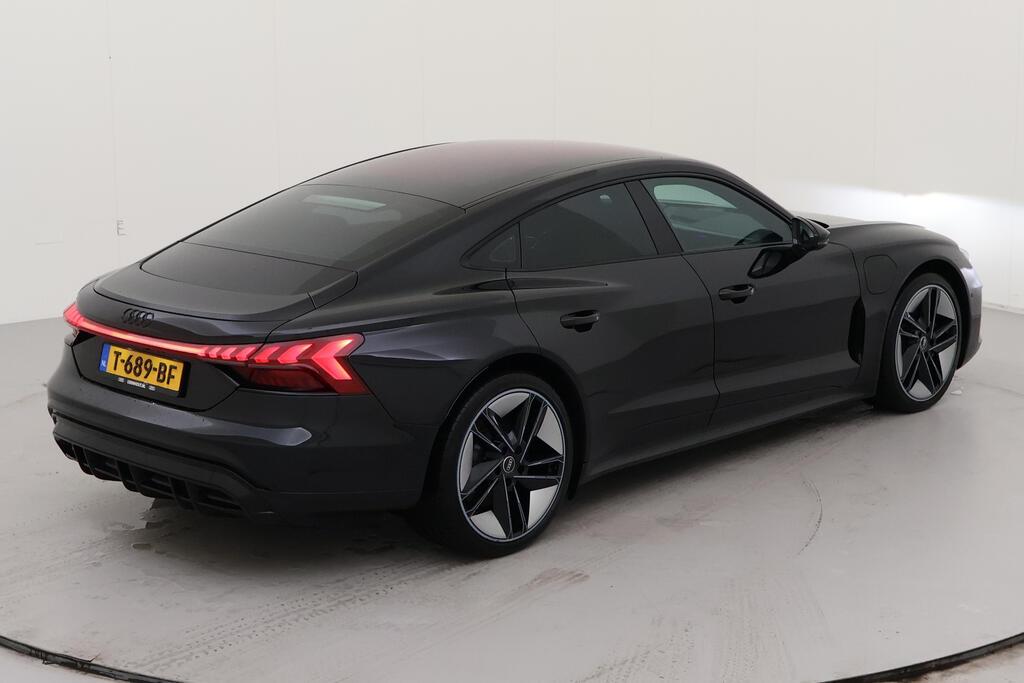AUDI e-tron GT photo