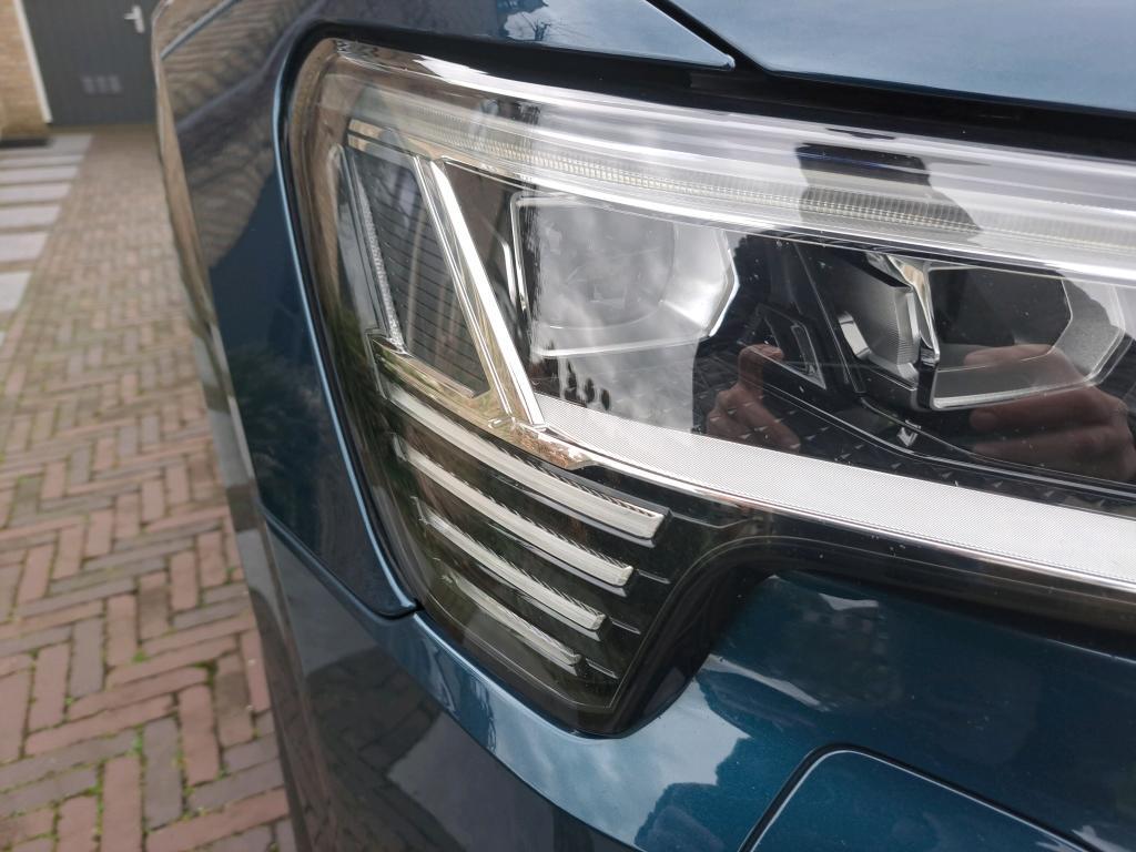 AUDI e-tron photo