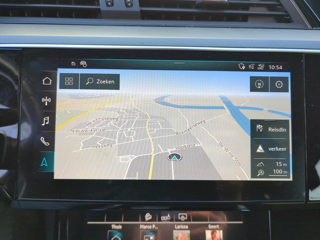 AUDI e-tron photo