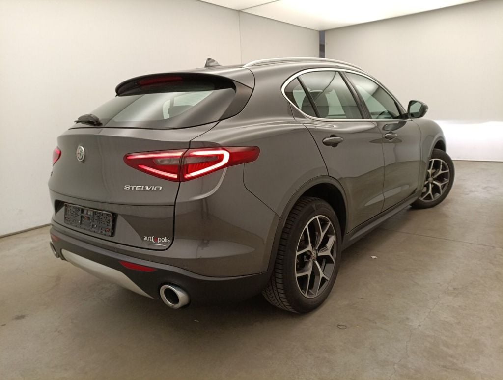 ALFA ROMEO STELVIO DIESEL 2.2 JTD 210 AWD Lusso (EU6d-TEMP) 5d photo