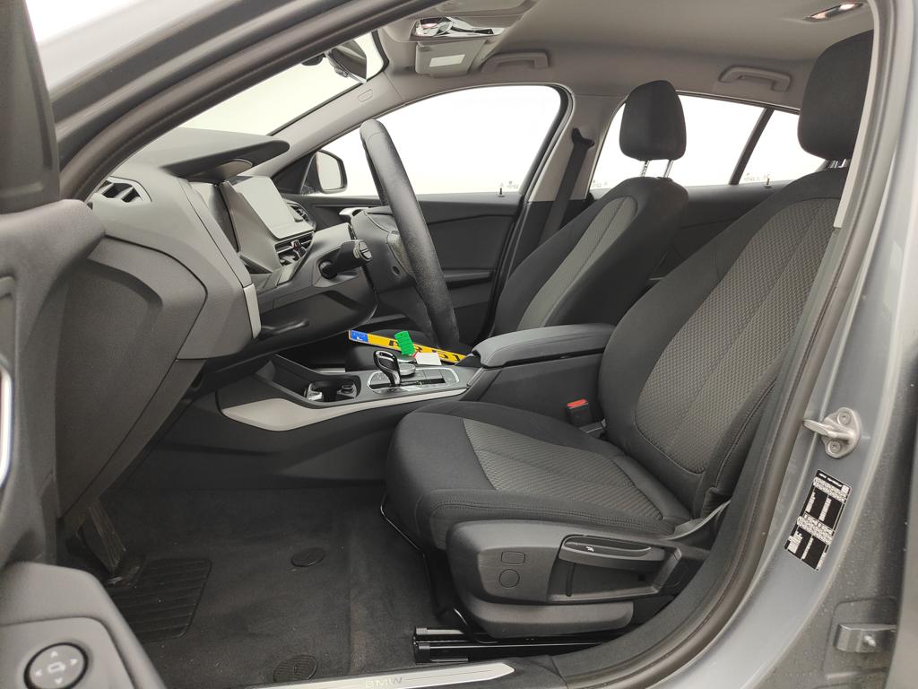 BMW 1 HATCH DIESEL - 2019 118 dA 150hp (EU6AP) 5d photo