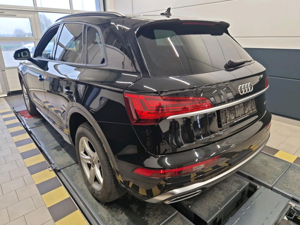Audi 40 TDI quattro S line Q5 photo