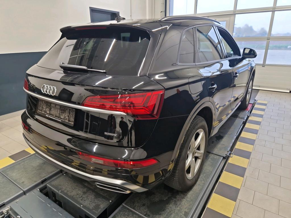 Audi 40 TDI quattro S line Q5 photo
