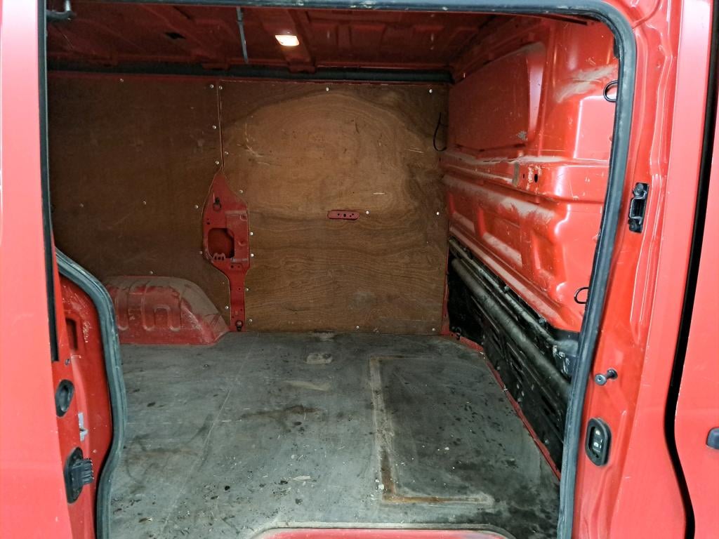 RENAULT TRAFIC 27 FOURGON SWB DSL - 20 1.6 dCi 27 L1H1 Confort photo