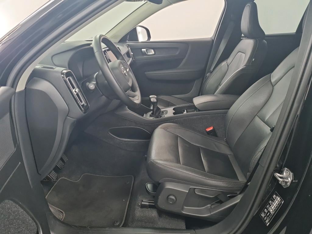 VOLVO XC40 1.5 T3 MOMENTUM PRO Park Assist photo