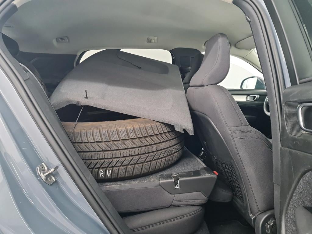 VOLVO XC40 2.0 D3 MOMENTUM PRO Park Assist Audio system with touch screen photo