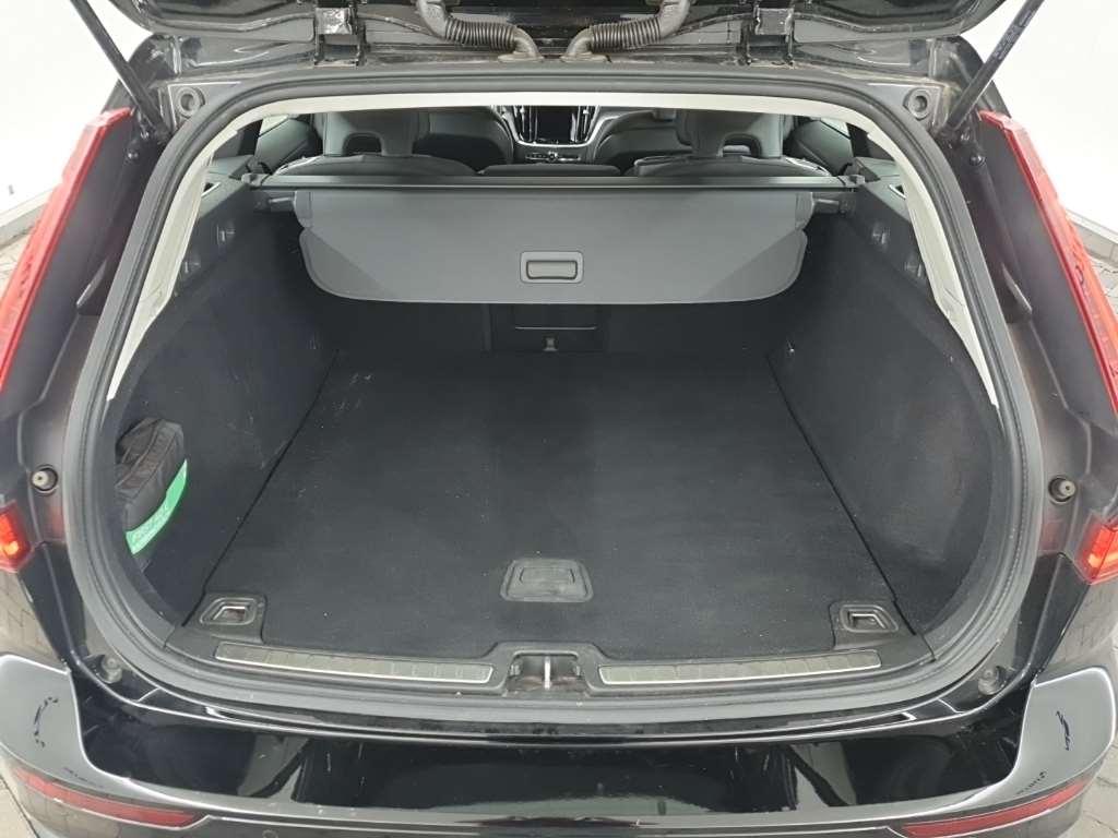 VOLVO V60 B3 Automaat Essential 5D 120kW photo