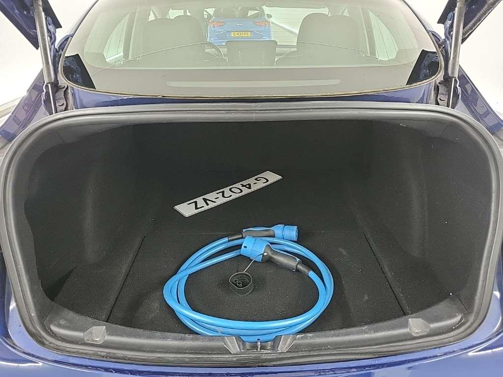 Tesla Model 3 Standard Range Plus RWD 4D 225kW photo