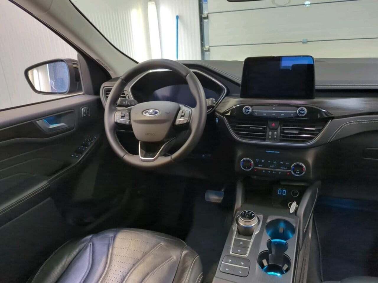 FORD KUGA 2.5 PHEV Vignale photo