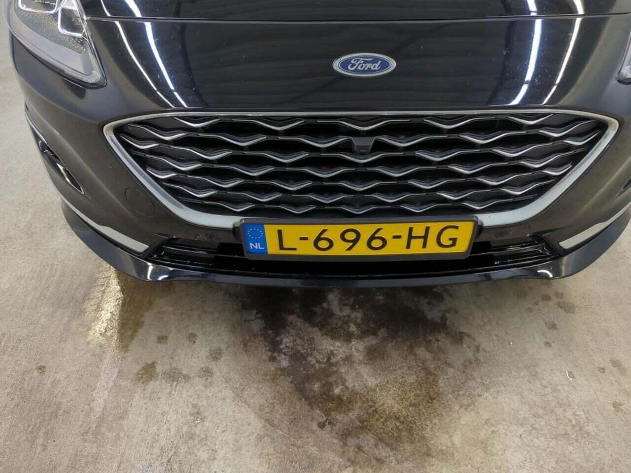 FORD KUGA 2.5 PHEV Vignale photo