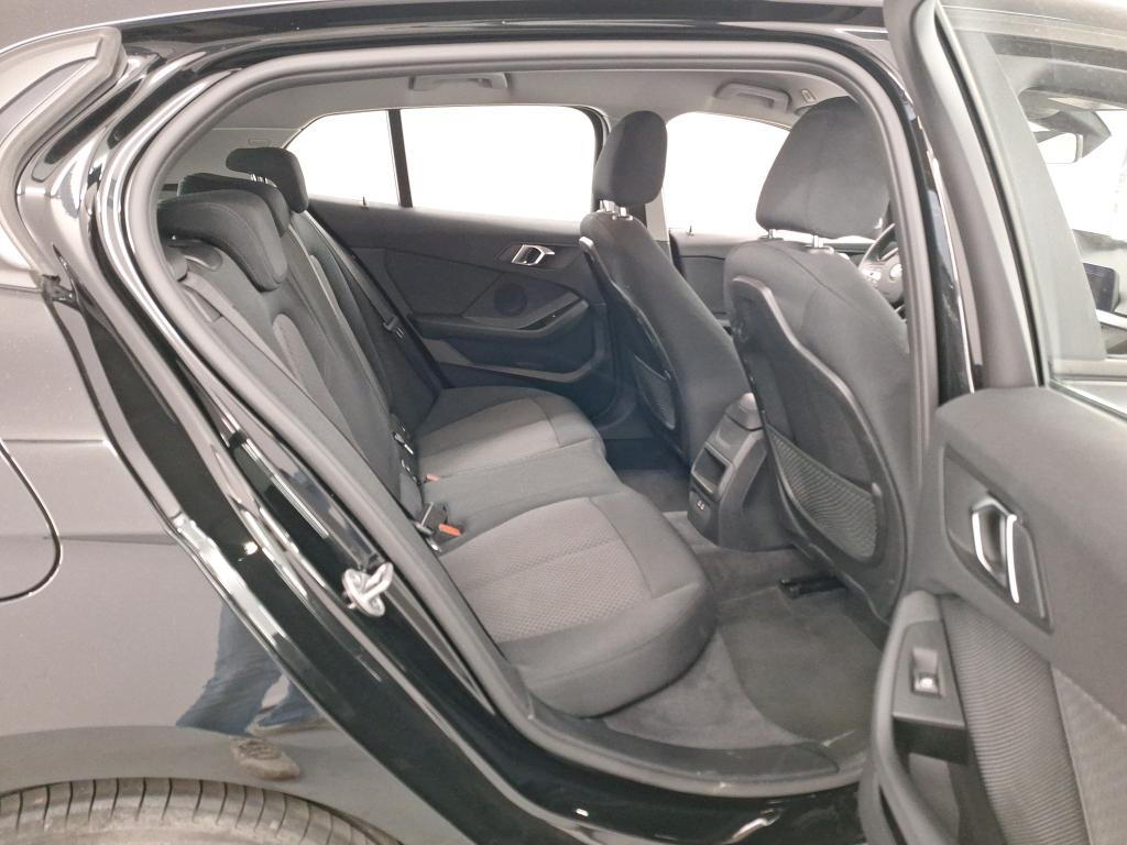 BMW 1 SERIES HATCH 1.5 116DA (85KW) Model Advantage Mirror Business Driving Assistant photo