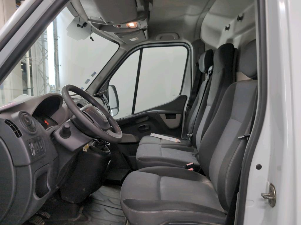 RENAULT MASTER 35 FOU LWB MHR DSL - 20 2.3 dCi 35 L3H2 Energy Tw.Turbo Gd Conf. STOCK photo