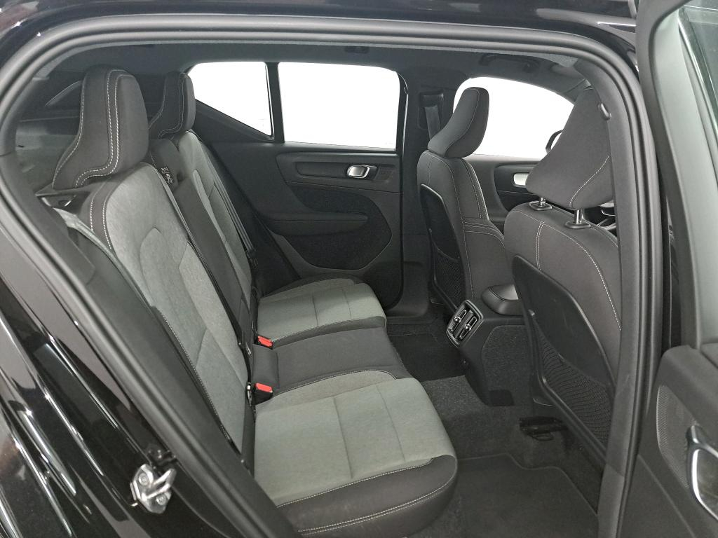 VOLVO XC40 1.5 T2 MOMENTUM PRO photo