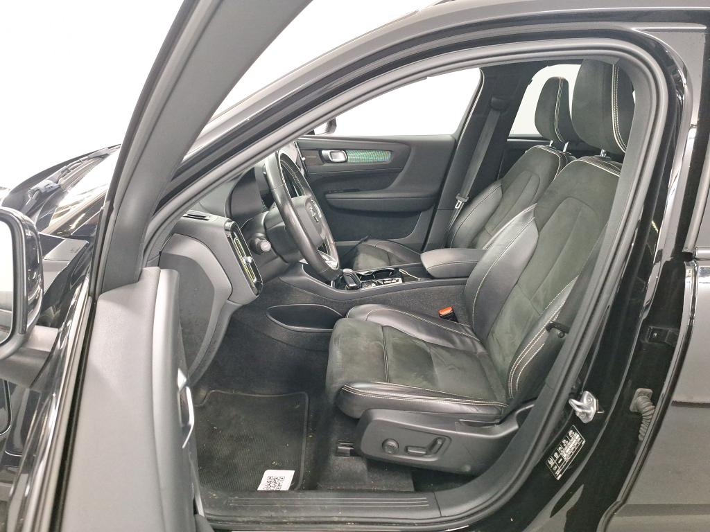 VOLVO XC40 1.5 T4 RECHARGE GEARTRONIC R-DESIGN Light Lounge Protection Luxury Seat photo