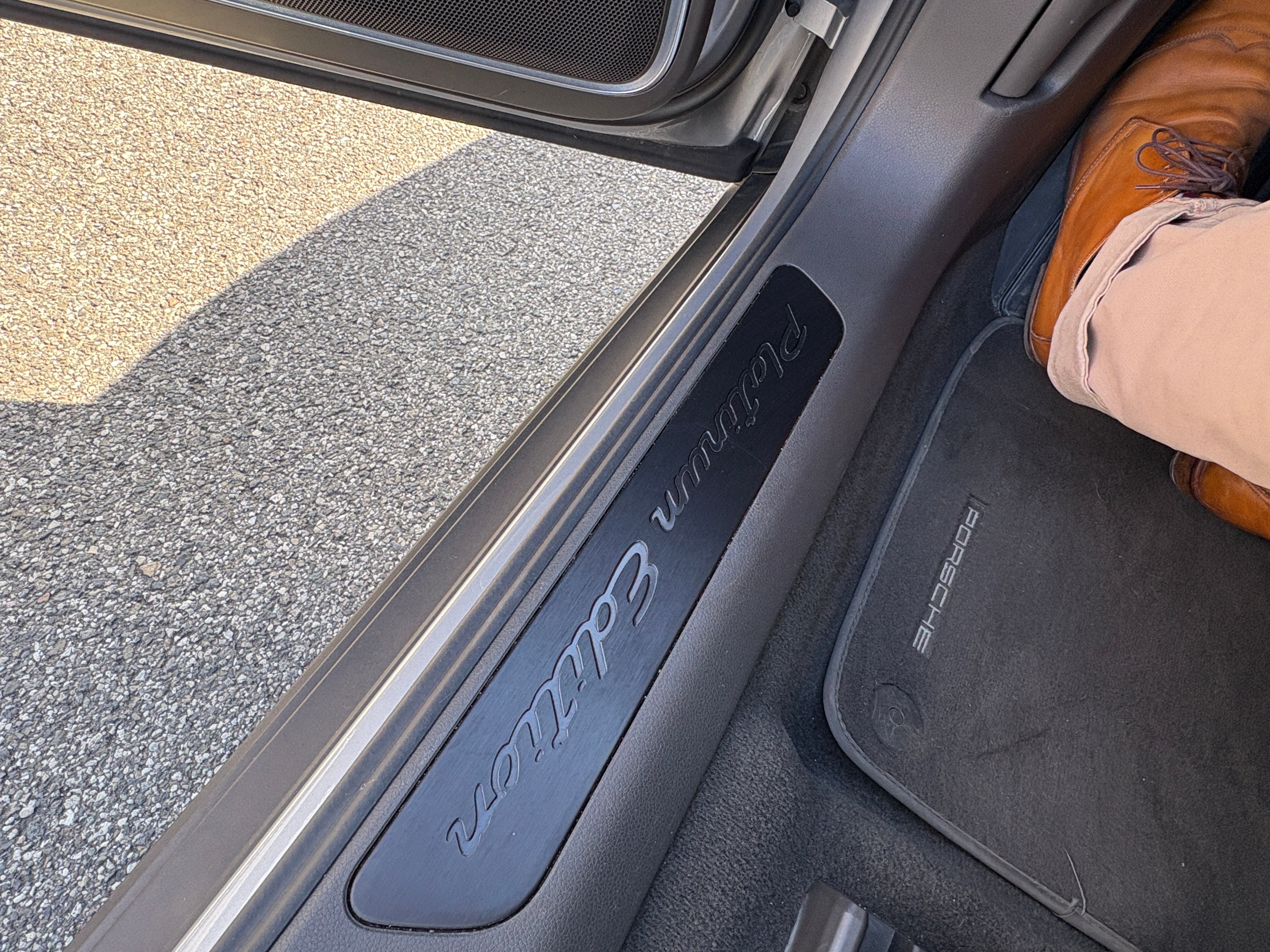 PORSCHE Panamera 4 E-Hybrid Platinum Ed. Panamera 4 E-Hybrid Platinum Edition (MY23) photo