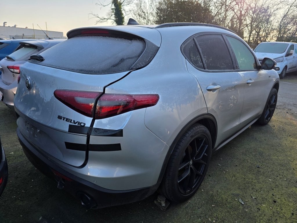 Alfa Romeo Stelvio 2.2 D 160 Sprint 5d !!Technical issue!!! photo
