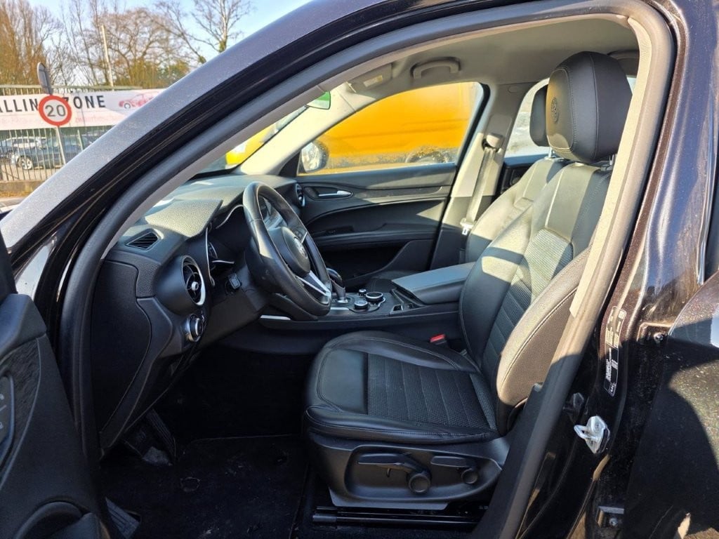 Alfa Romeo Stelvio 2.2 D 160 Super 5d !! Technical issues !! photo