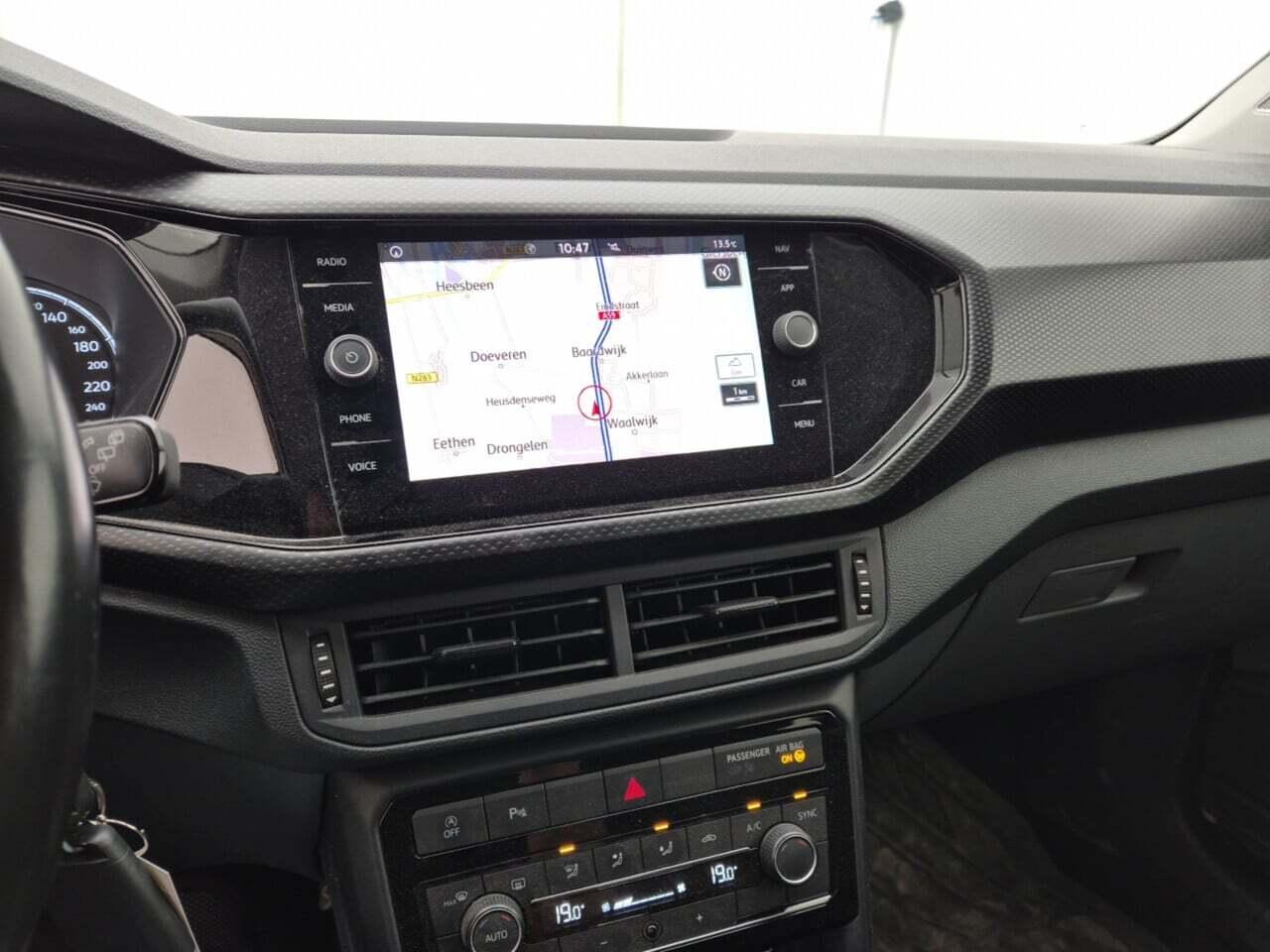 VOLKSWAGEN T-Cross 1.0 TSI Life Bns DSG photo