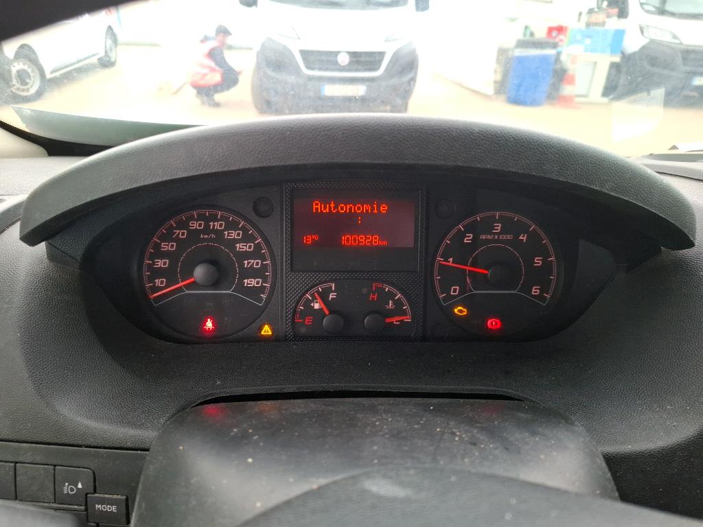 Peugeot PEUGEOT Boxer VU 4p Fourgon BLUEHDI 130 SandS PREMI 335 L2H2 photo