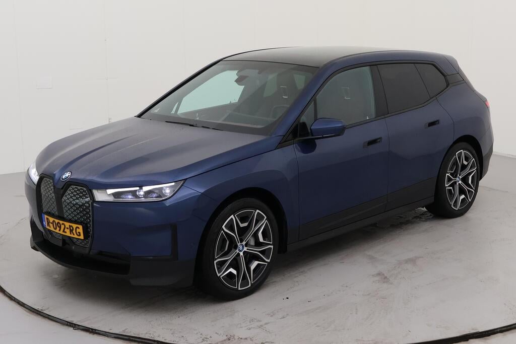 BMW iX 385 kW