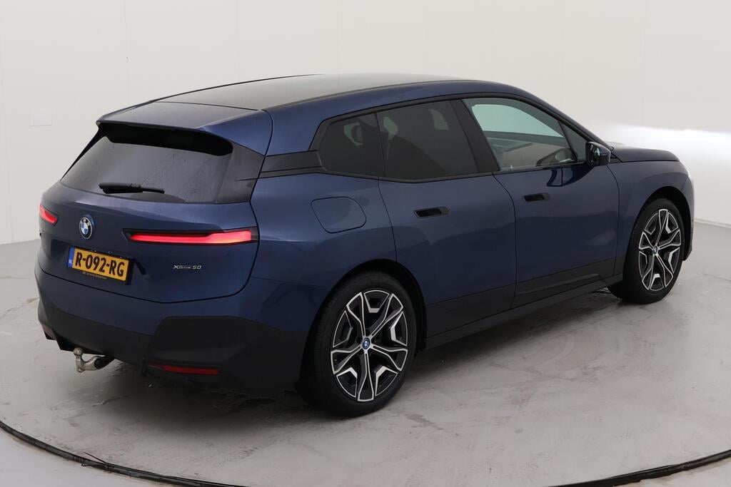BMW iX 385 kW photo