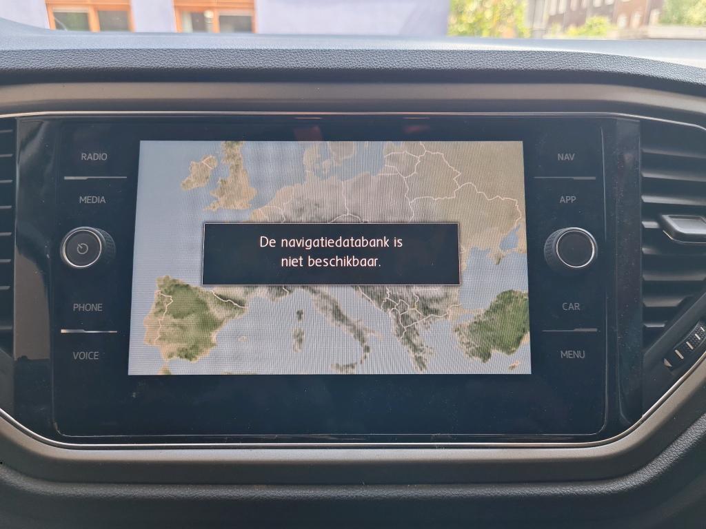 VOLKSWAGEN T-Roc 85 kW photo
