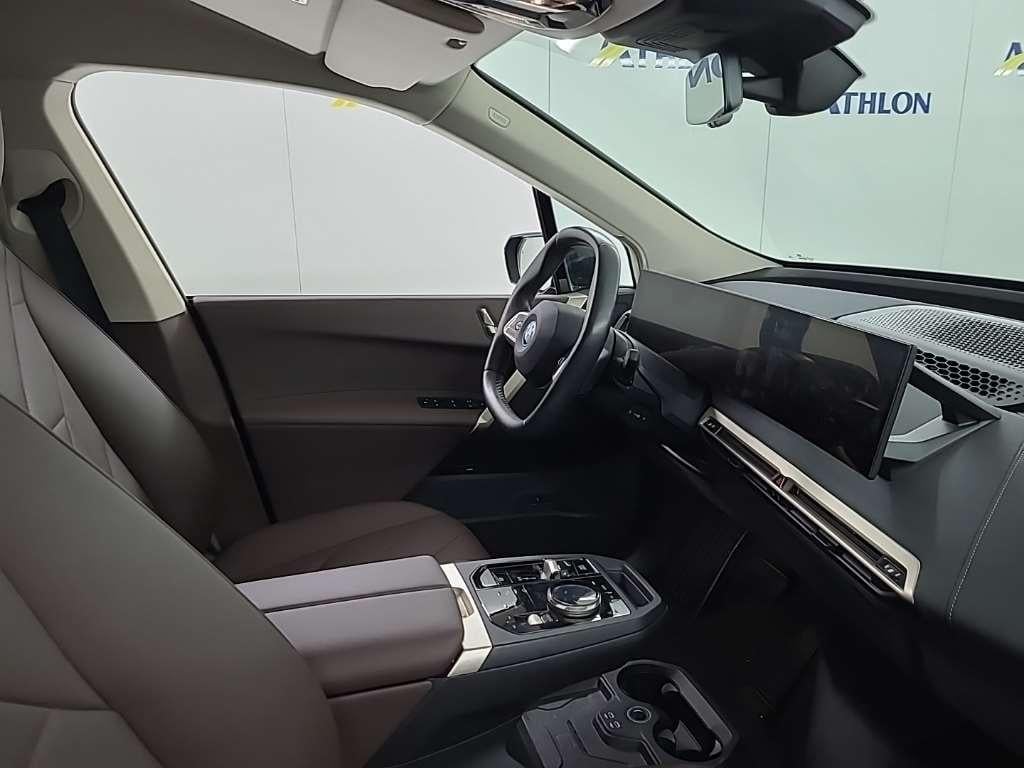 BMW iX xDrive40 5D 240kW photo