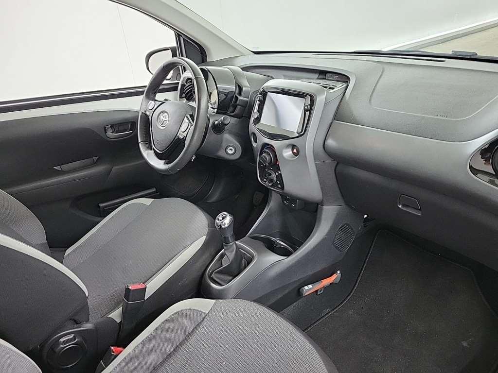 TOYOTA Aygo 1.0 VVT-i x-play 5D 53kW photo