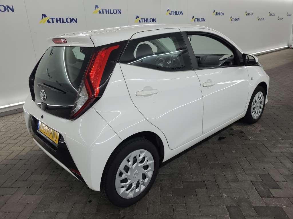 TOYOTA Aygo 1.0 VVT-i x-play 5D 53kW photo
