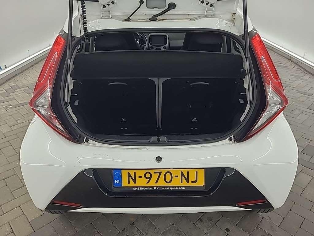 TOYOTA Aygo 1.0 VVT-i x-play 5D 53kW photo