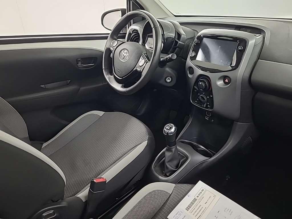 TOYOTA Aygo 1.0 VVT-i x-play 5D 53kW photo