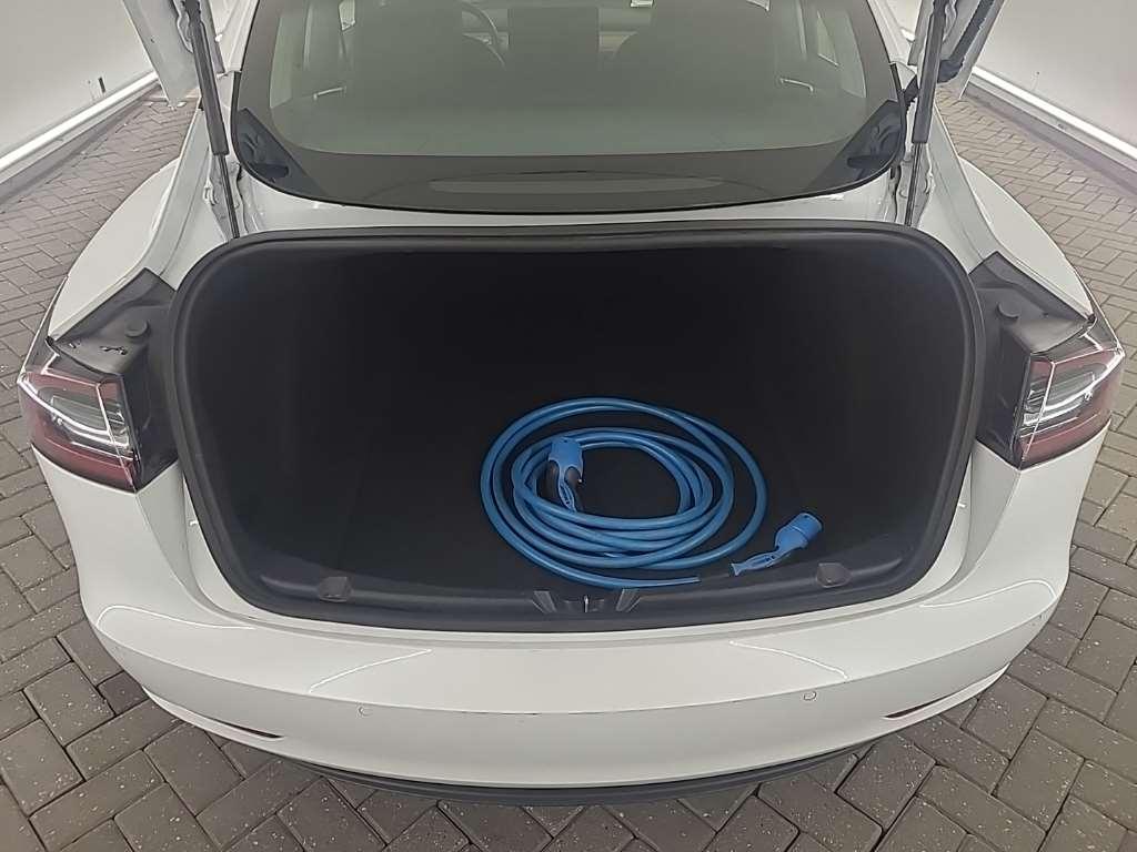 Tesla Model 3 Standard Range Plus RWD 4D 225kW photo